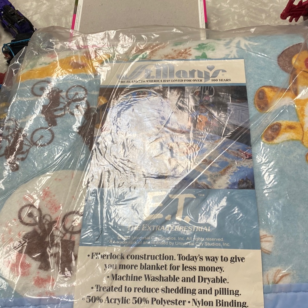 1982 St. Mary's 50% Acrylic 50% Polyester E.T. Extra Terrestrial 72X90 Blanket